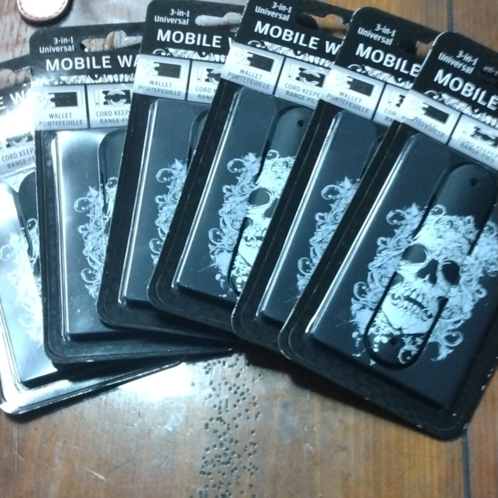 Lot Of SIX mobile Wallets.